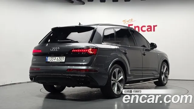 Фотография автомобиля — Audi Q7 4M