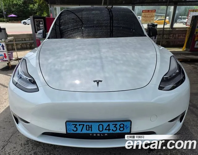 Tesla Model Y — Фото автомобиля 3