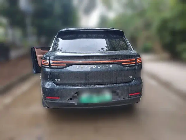 Leapmotor C11 — Фото автомобиля 5