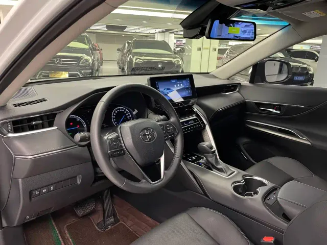Toyota Harrier — Фото автомобиля 10