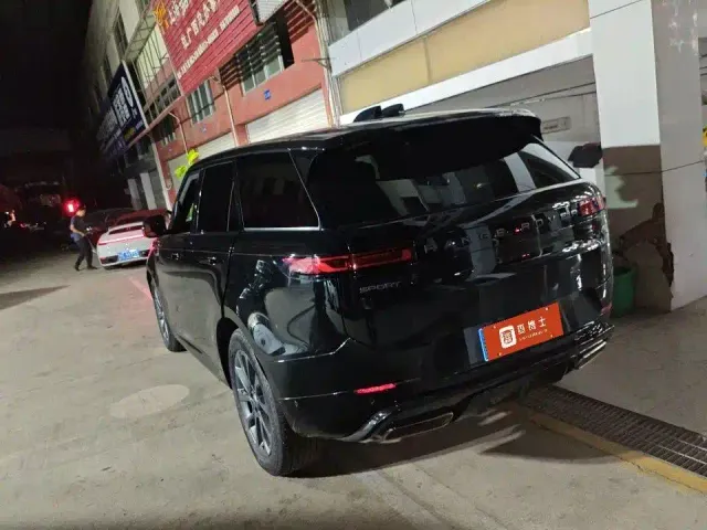 Land Rover Range Rover Sport — Фото автомобиля 3