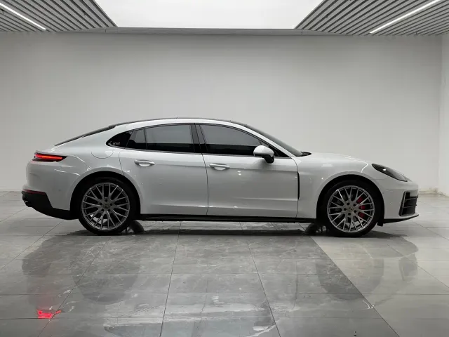 Porsche Panamera — Фото автомобиля 8