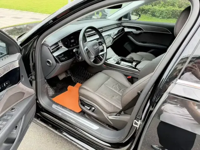 Audi A8 — Фото автомобиля 3