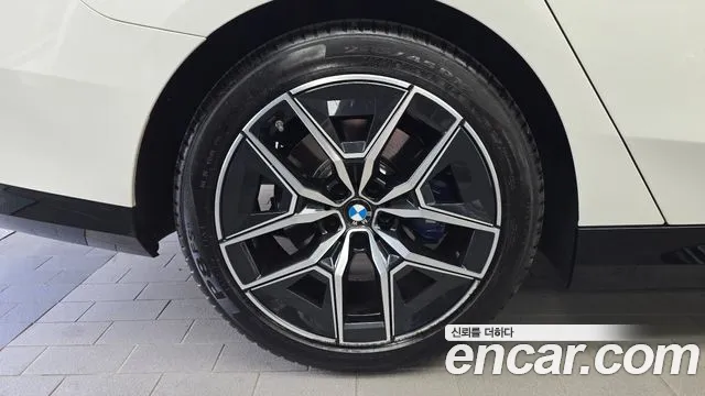 BMW 5-Series — Фото автомобиля 5