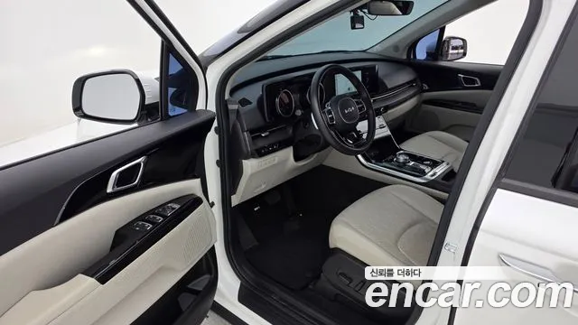 Kia Carnival Generation 4 — Фото автомобиля 10