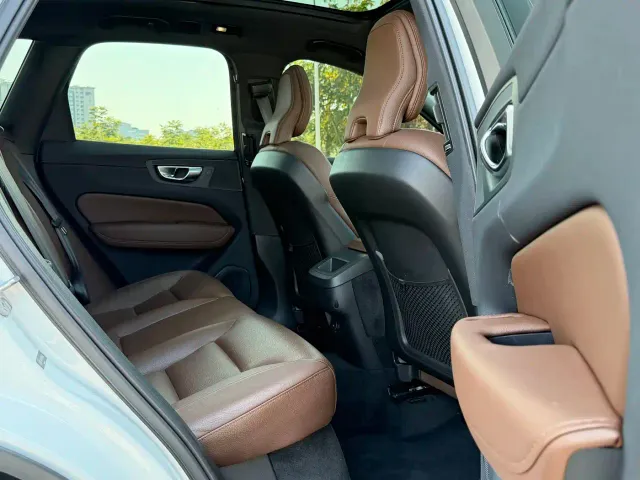 Volvo XC60 — Фото автомобиля 13