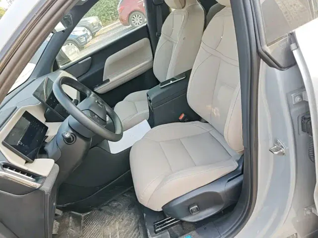 Volvo XC70 Plug-in Hybrid — Фото автомобиля 14