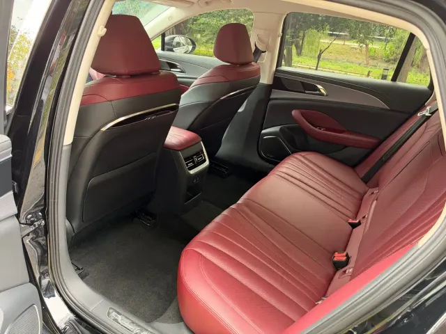 Hongqi H5 — Фото автомобиля 7