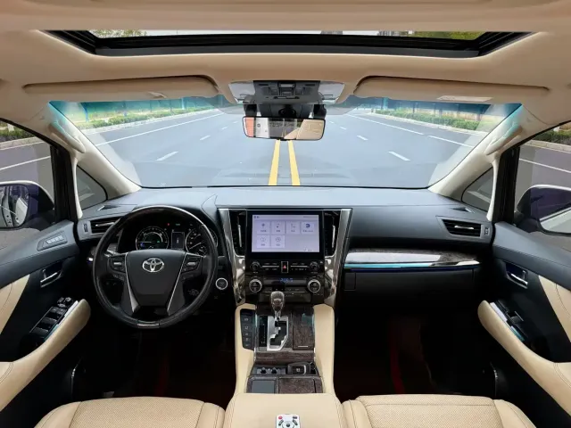 Toyota Vellfire — Фото автомобиля 14