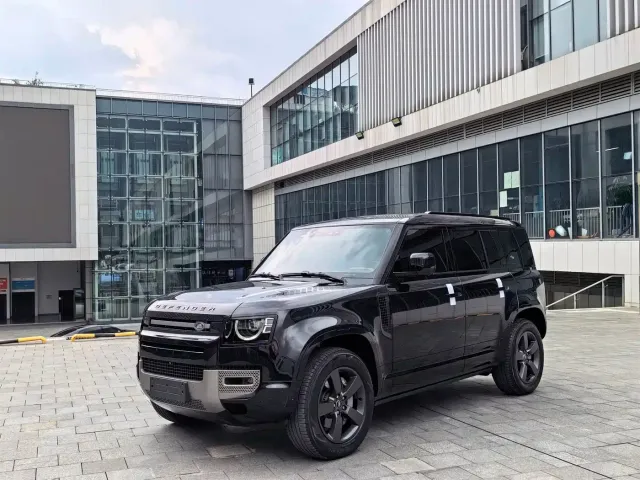 Фотография автомобиля — Land Rover Defender