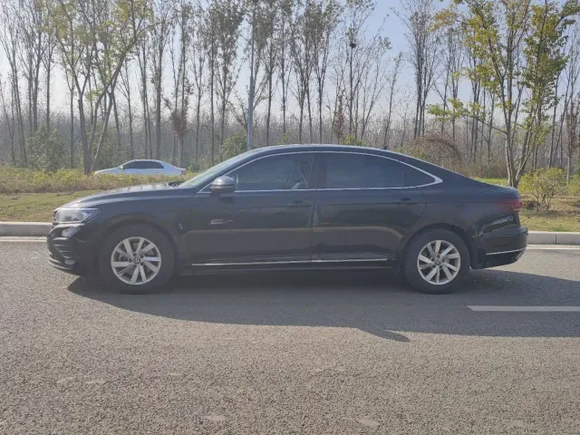 Volkswagen Passat — Фото автомобиля 4