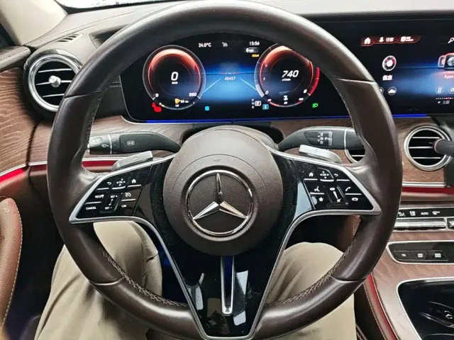 Mercedes-Benz E-Class — Фото автомобиля 10