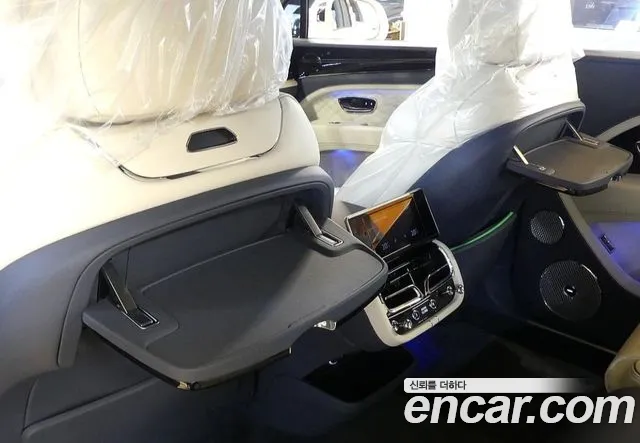 Bentley Bentayga Bentayga 4.0 V8 EWB First Edition — Фото автомобиля 16