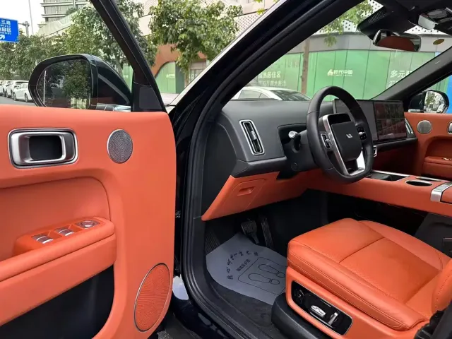Li Auto L8 — Фото автомобиля 6