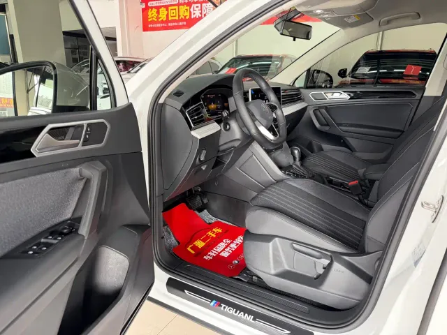 Volkswagen Tiguan L — Фото автомобиля 7