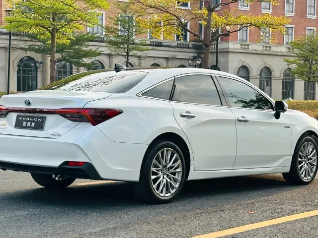 Toyota Avalon — Фото автомобиля 6