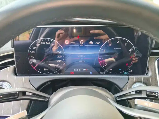 Mercedes-Benz E-Class — Фото автомобиля 15