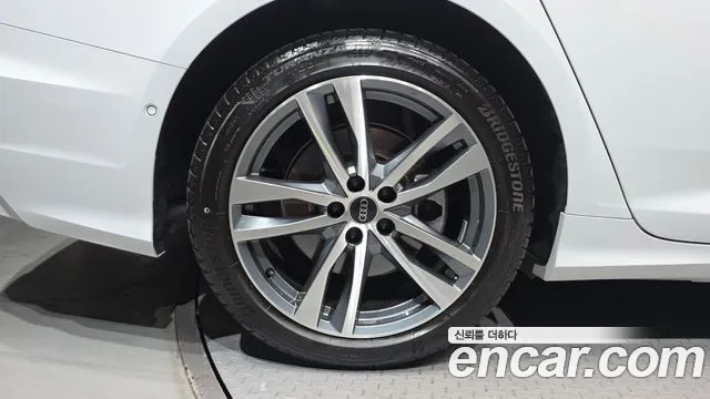 Audi A6 45 TFSI Premium — Фото автомобиля 4