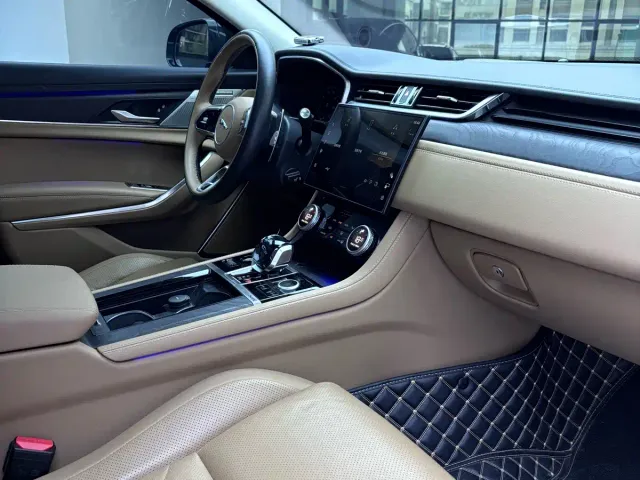 Jaguar XFL — Фото автомобиля 7