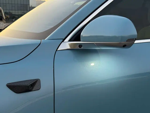 Li Auto L8 — Фото автомобиля 24