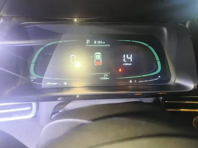 Hyundai Elantra — Фото автомобиля 4