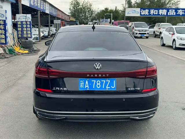 Volkswagen Passat — Фото автомобиля 8