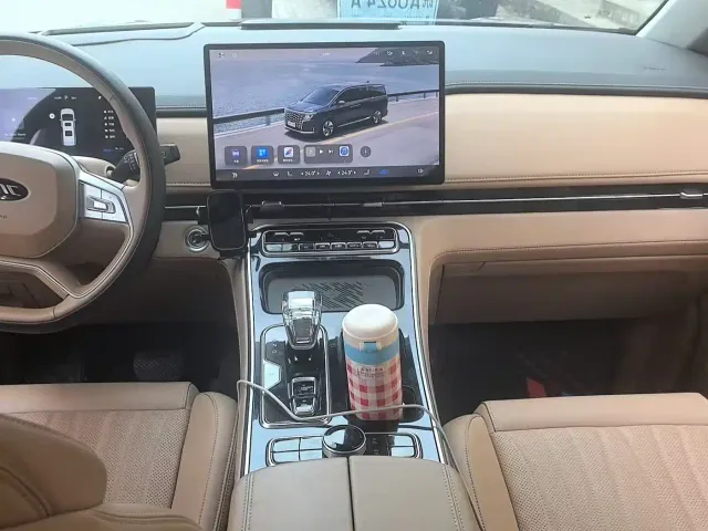 JAC Refine RF8 PHEV — Фото автомобиля 5