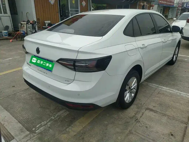Volkswagen Lavida — Фото автомобиля 6