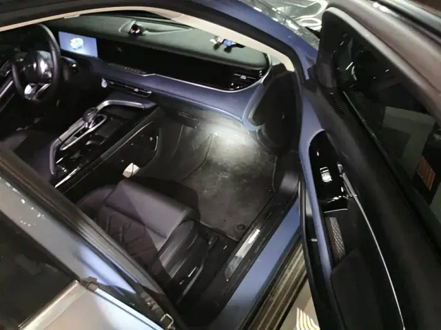 Voyah Auto VOYAH FREE 2021 AWD Standard Range Extender Exclusive Luxury Package — Фото автомобиля 13