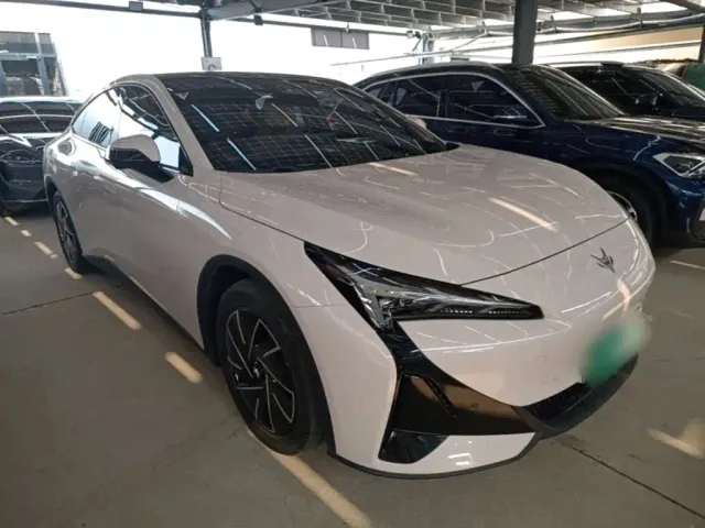 ARCFOX Arcfox Alpha S5 2024 560PRO 185kW — Фото автомобиля 3