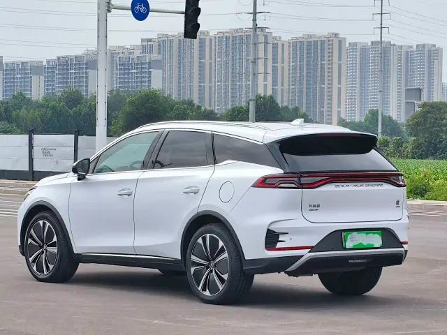BYD Tang — Фото автомобиля 7