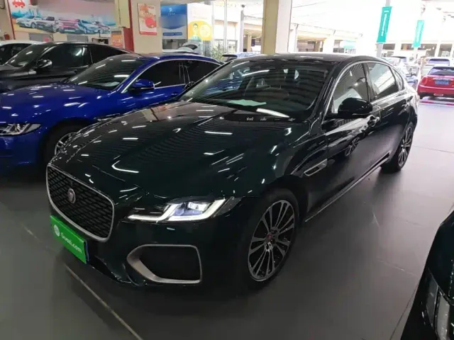 Фотография автомобиля — Jaguar XFL