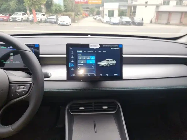 BYD Seal 05 DM-i — Фото автомобиля 12