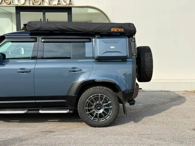 Land Rover Defender — Фото автомобиля 6