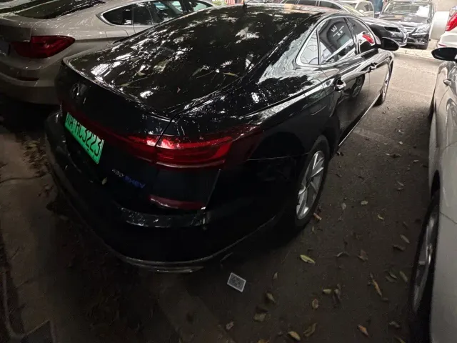 Volkswagen Passat — Фото автомобиля 18