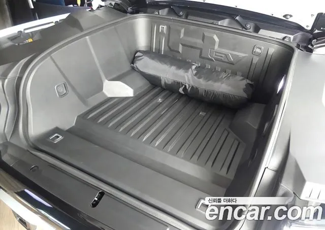GMC Hummer EV — Фото автомобиля 6