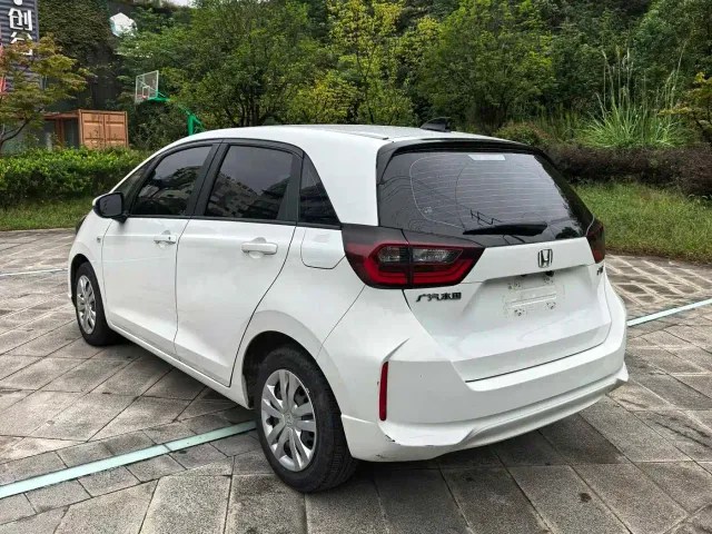 Honda Fit — Фото автомобиля 4