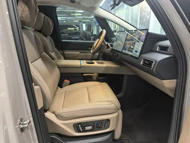 Li Auto MEGA — Фото автомобиля 9