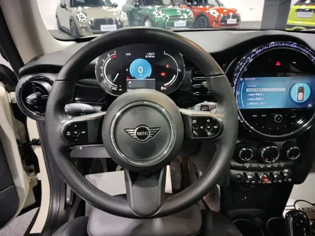 MINI Hatch — Фото автомобиля 10