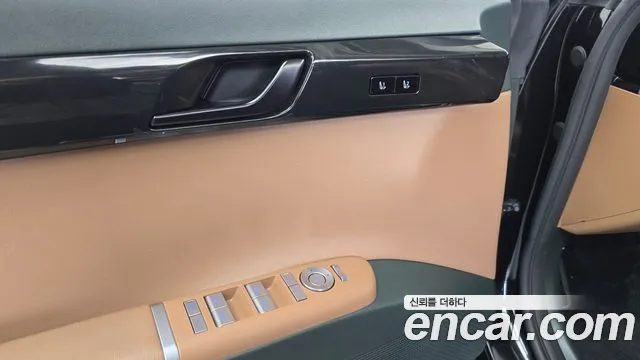 Hyundai Grandeur Grandeur (GN7) 2.5 Бензин 2WD — Фото автомобиля 27