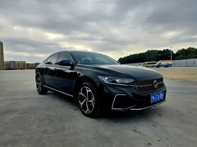 Volkswagen Passat — Фото автомобиля 2