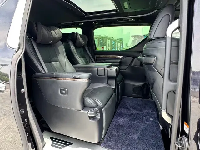 Toyota Vellfire — Фото автомобиля 12