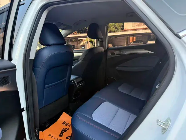 Geely Geometry M6 — Фото автомобиля 9