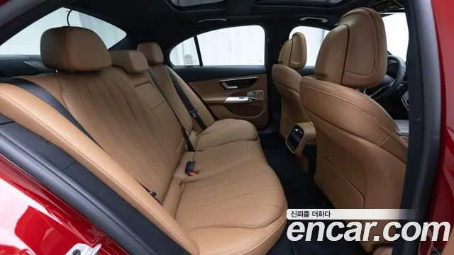 Mercedes-Benz E-Class — Фото автомобиля 10