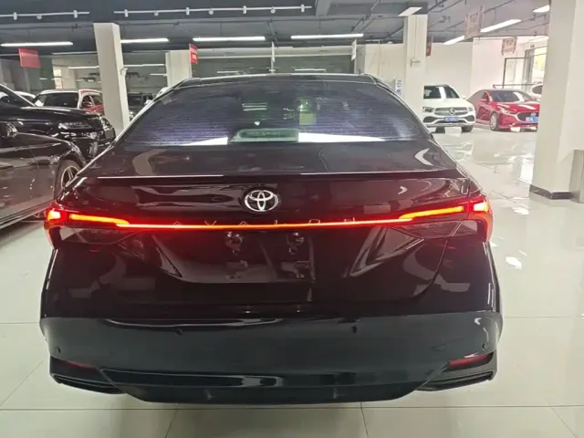 Toyota Avalon — Фото автомобиля 5