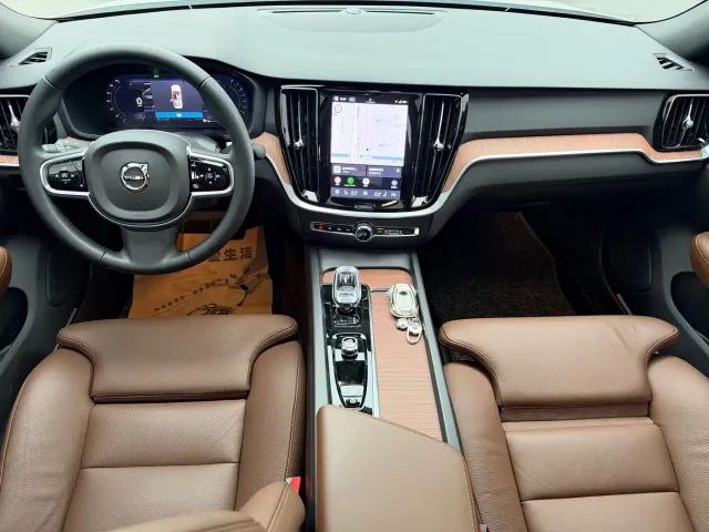 Volvo S60 — Фото автомобиля 17