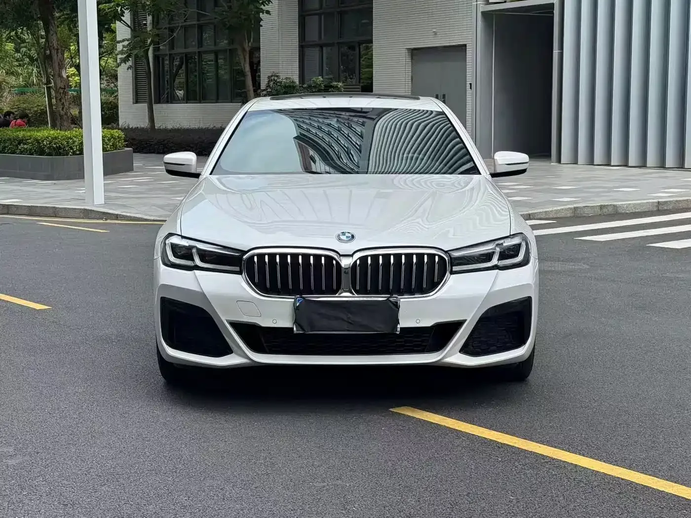 BMW BMW 5 Series 2022 530Li Exclusive M Sport Package — Фото автомобиля 2