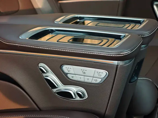 Mercedes-Benz V-Class — Фото автомобиля 25