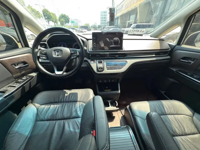 Honda Odyssey — Фото автомобиля 6