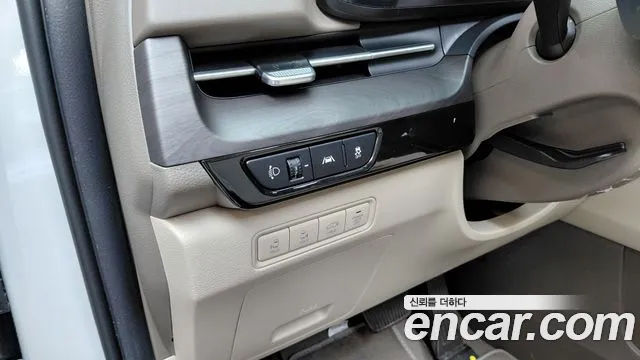 Kia Carnival Generation 4 — Фото автомобиля 28